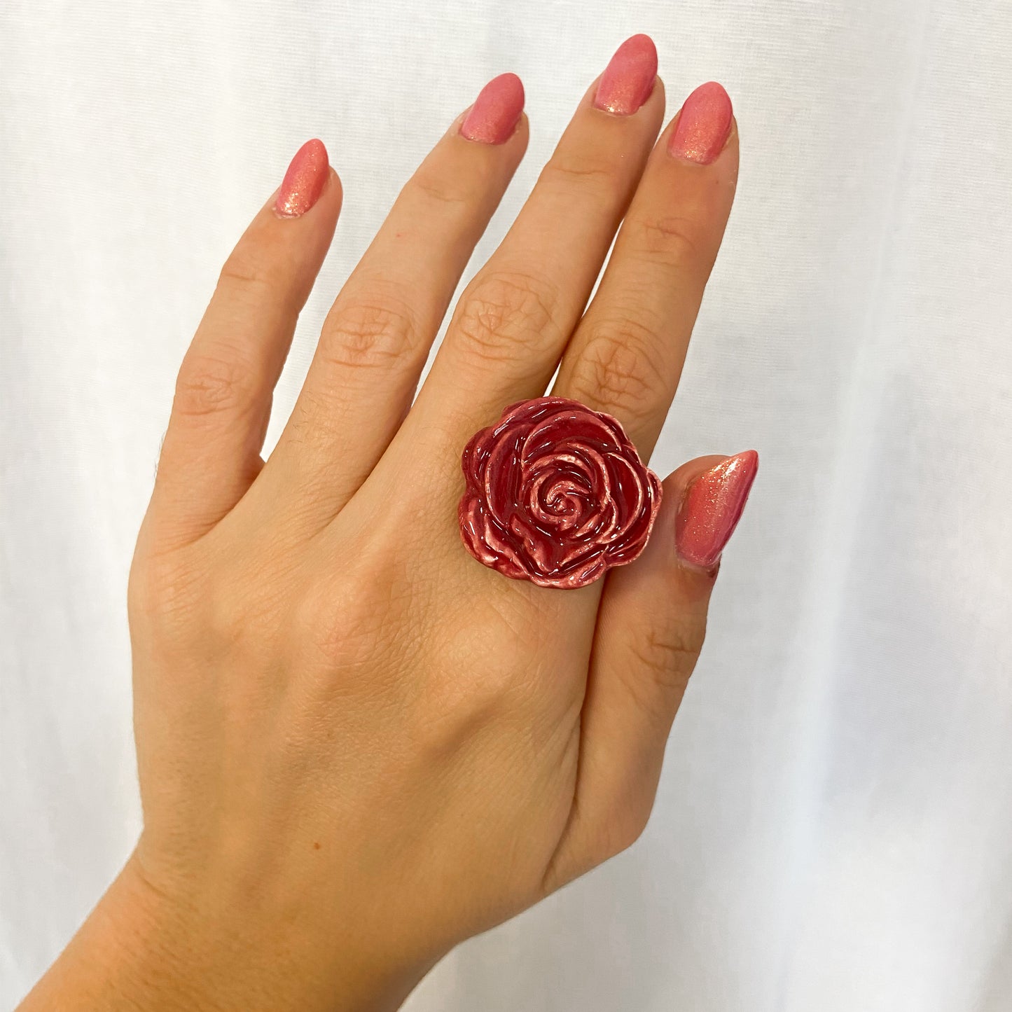 Rosa mediana cerámica burdeos