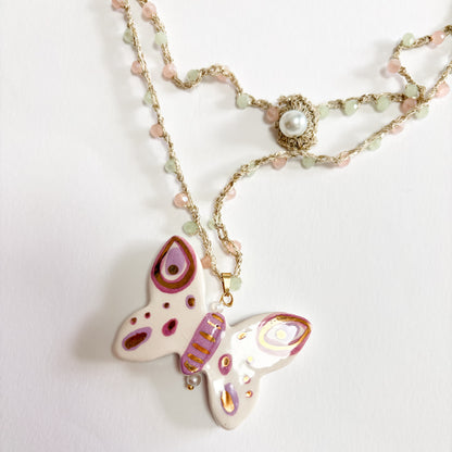 Collar mariposa rosa